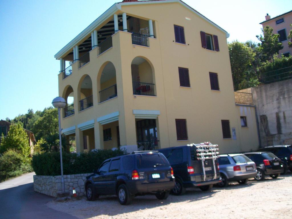 Villamar Beachfront Apartments With Free Private Parking Rabac Exterior foto