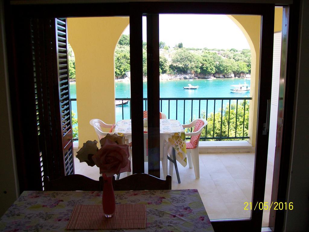 Villamar Beachfront Apartments With Free Private Parking Rabac Exterior foto